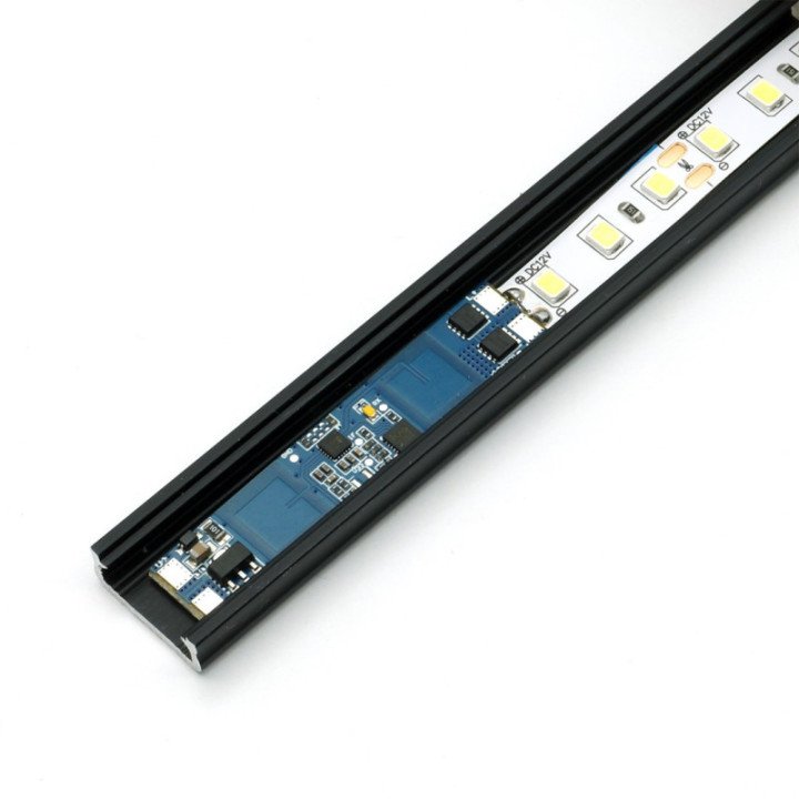 Touchless ON/OFF switch 8A for profiles
