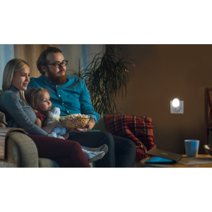 LED naktinė lempa su šviesos jutikliu