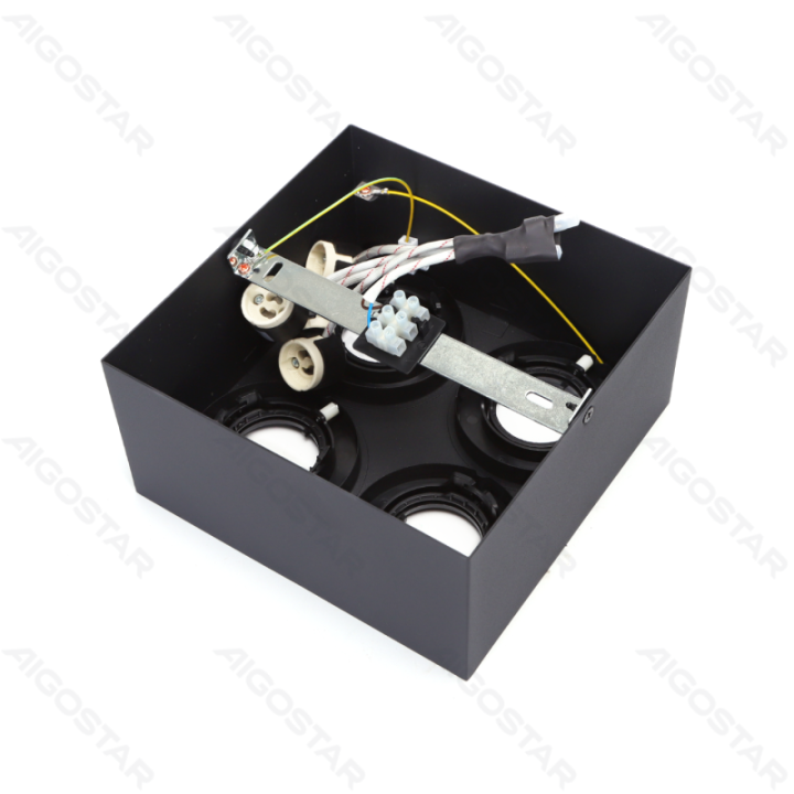 Metalinė keturkryptė paviršinė šviestuvo detalė GU10*4 (neįskaičiuota)