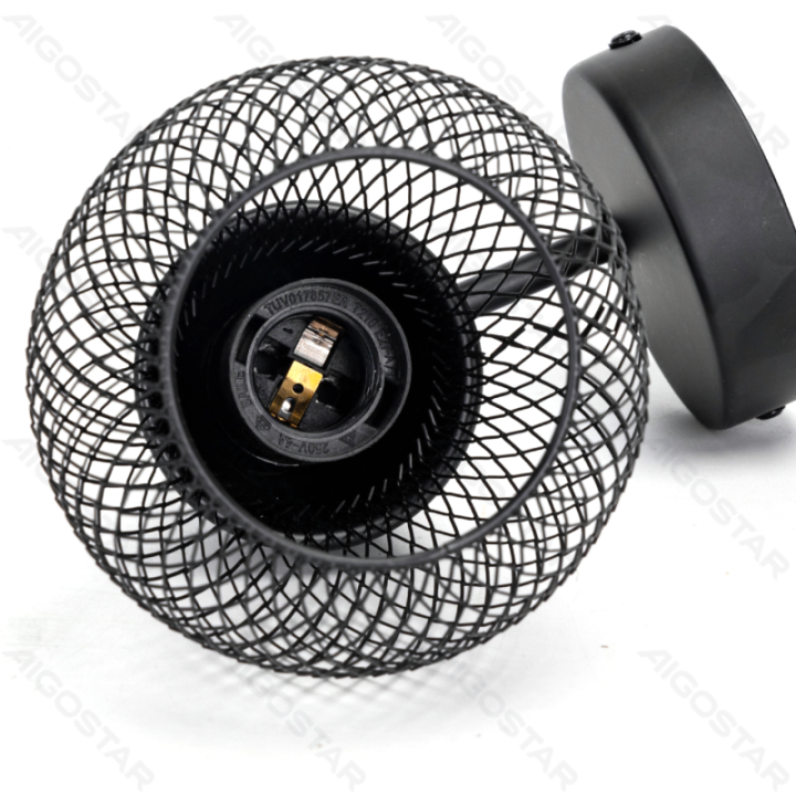 Metalinė sieninė lempa juoda (be šviesos šaltinio) E27